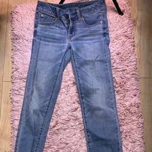 AMERICAN EAGLE JEANS